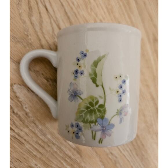 The Toscany Collection Flower Lidded Cup Botanical Floral Design Mug & L… - Picture 9 of 10